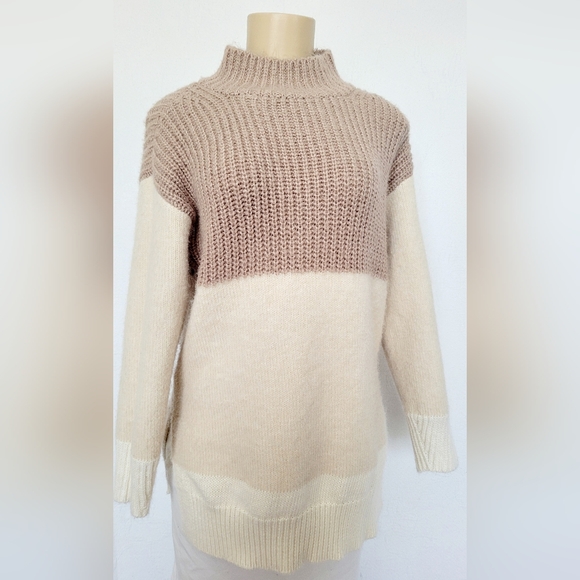 Ann Taylor Women Oversize Wool Blend Seeater Colorblock Mock Neck Cream/Mauve S - Picture 4 of 16